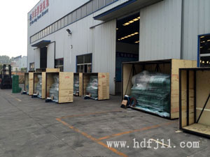 發(fā)往馬來西亞羅茨風(fēng)機包裝現(xiàn)場 發(fā)往馬來西亞羅茨風(fēng)機包裝現(xiàn)場